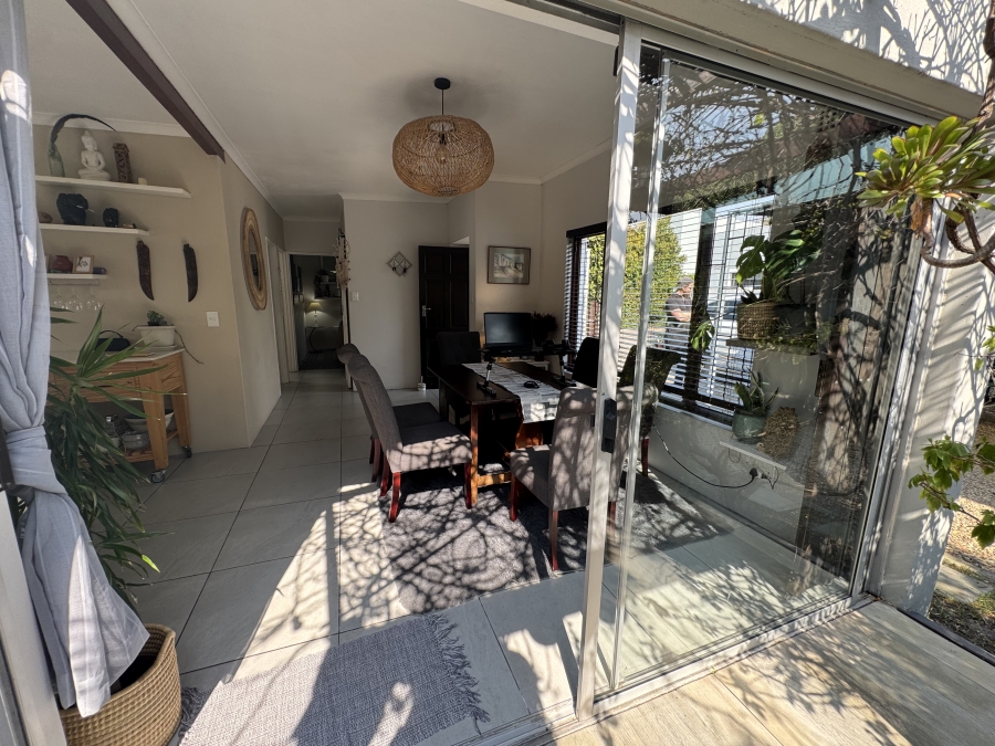 To Let 1 Bedroom Property for Rent in Kirstenhof Western Cape
